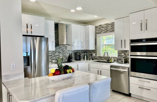 Seven Mile Beach Condo | Regal Beach Club #614