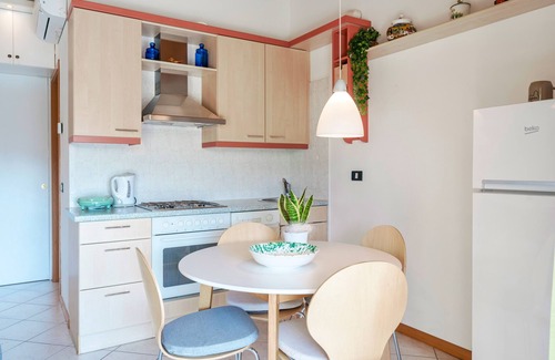 Colà Di Lazise Apartment | Regarda - Apple Flat with pool and covered parking