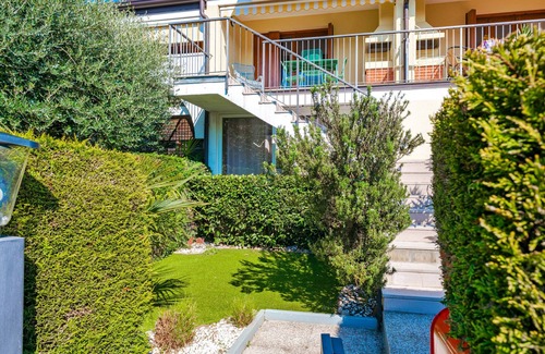 Colà Di Lazise Apartment | Regarda - Apple Flat with pool and covered parking