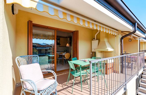 Colà Di Lazise Apartment | Regarda - Apple Flat with pool and covered parking