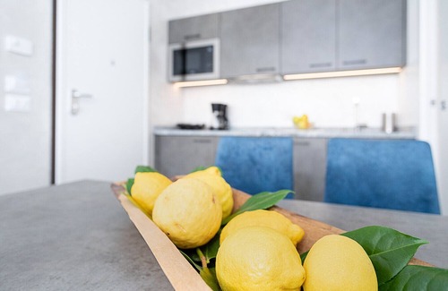 Old Town Apartment | Regarda - Baur Suite 2, design apartment in the centre of Bardolino