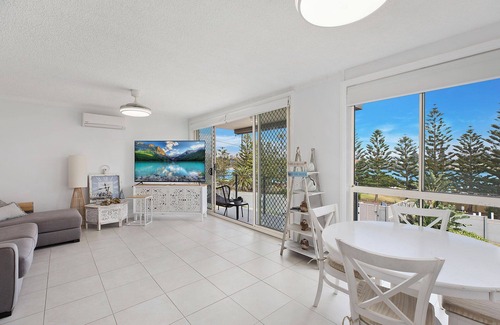 The Entrance North Apartment | Regency Court 3 - 2 Bedroom Unit