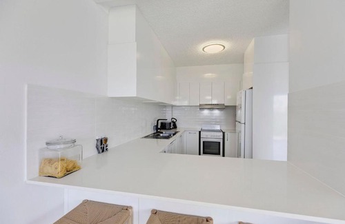 The Entrance North Apartment | Regency Court 3