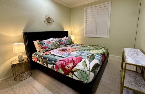 Eastvale House | Regency Eastvale newly refreshed 4BR 3BA-Sleeps 10