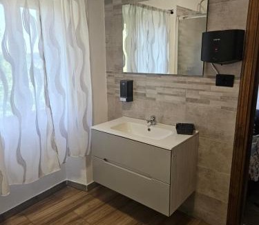 Isola House | Regina Margherita affittacamere