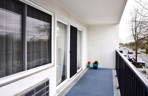 The Pines Condo | Rehoboth Ave Condo w/Parking Sleeps 4 Clean/Updated/Comfortable