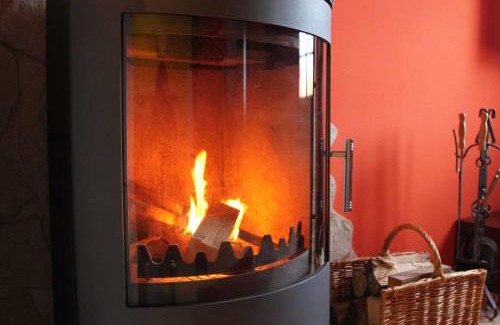 Satow Apartment | Reihenferienhaus mit Kamin und Terrasse im Ostseeland OFC 11