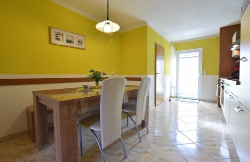 Satow Apartment | Reihenferienhaus mit Kamin und Terrasse im Ostseeland OFC 11 - 3- Raum Ferienhaus mit Terrasse und