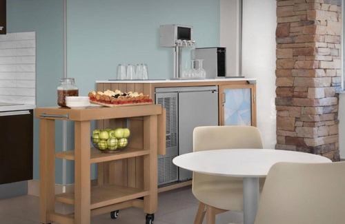 Lone Tree House | Reimagine your extended stay at our Lone Tree, Colorado hot