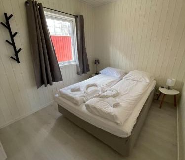 Stamsund House | Reinvikbua - Seaside Cabin in Finnvika, Stamsund