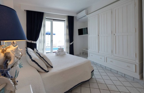 Ischia Porto Bed & Breakfast | Relais Bijoux B&B