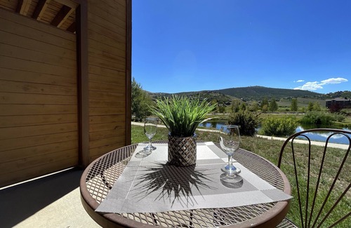 Granby Condo | Relax, Adventure, Views, Amenities +Memories (King)