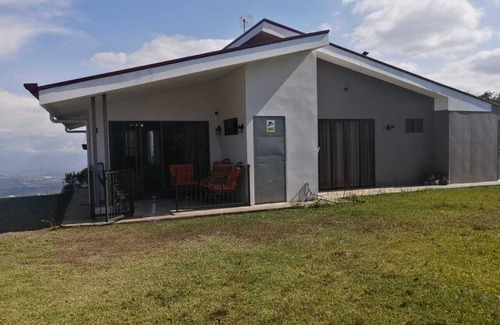 Cirri Sur House | Relax and enjoy the peace of this beautiful home with nice view to the mountains