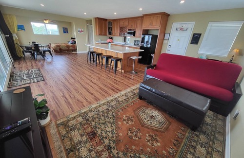 Fairview Apartment | Relax and Enjoy the Million Dollar Views of the East Bay Area; Entire Guesthouse
