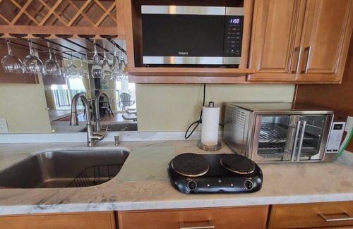 Fairview Apartment | Relax and Enjoy the Million Dollar Views of the East Bay Area; Entire Guesthouse