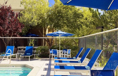 Dublin House | Relax and Recharge! 3 Comfortable Units, Free Parking, Pets Allowed, Pool