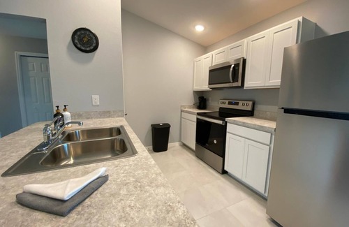 Jacarandas House | Relax and Recharge in Beautiful and comfortable cozy Cape Coral home!
