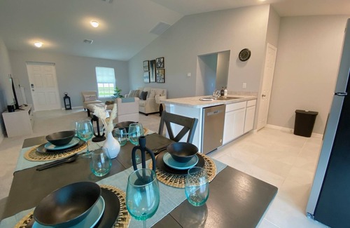 Jacarandas House | Relax and Recharge in Beautiful and comfortable cozy Cape Coral home!