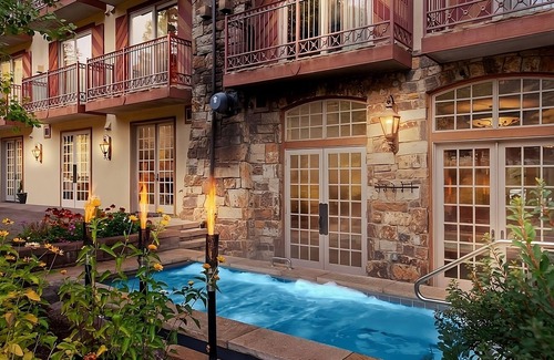 Vail Hotel | Relax and Recharge! Mountain View Near Gondola One w/Hot Tub