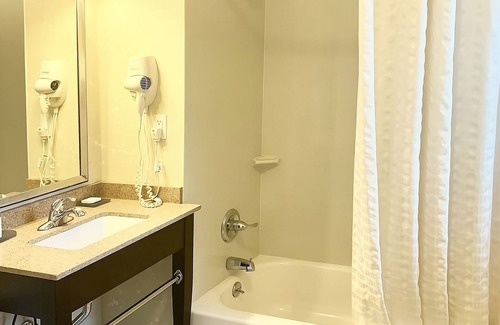 Koreatown Hotel | Relax and Unwind! 2 Convenient Units, Pets Allowed, Steps Away from Times Square