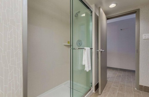Chandler Hotel | Relax and Unwind in a Beautiful Chandler Suite, Minutes from Downtown Phoenix