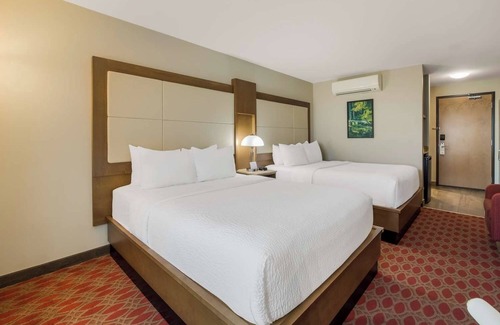 Calgary Hotel | Relax and Unwind in Affordable Room with Swimming Pool and Free Shuttle