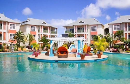 Rodney Bay Apartment | Relax and Unwind! Two Comfortable Units, Swimming Pool, Direct Beach Access!