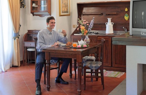 Crespina Apartment | Relax at Cenaia . two-room apartment Viola