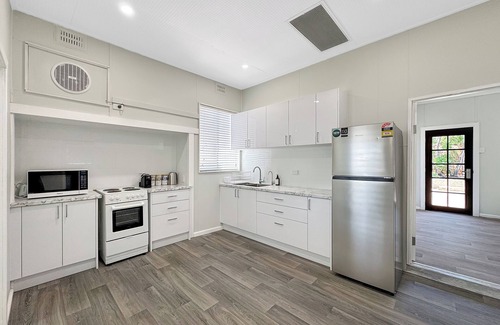 Broken Hill House | Relax at Gossan