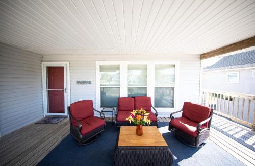 Pirates Beach House | Relax at our Beach Haven - Pet Friendly