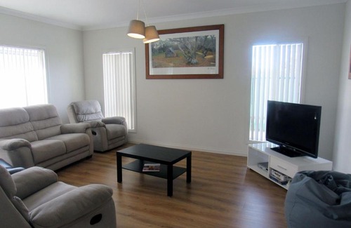 McCracken House | Relax in Comfort