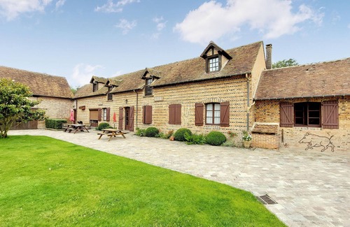 La Ferte-Saint-Aubin House | Relax in this historic and characterful holiday home with shared pool.