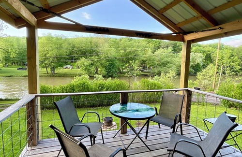 Everett Cabin | Relax in peace along the Juniata River