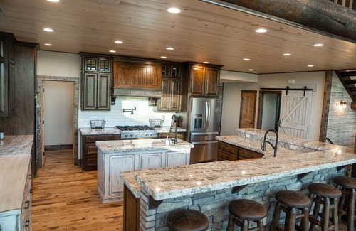 Felt House | Relax in Solitude at "Our Place" - Sleeps 22