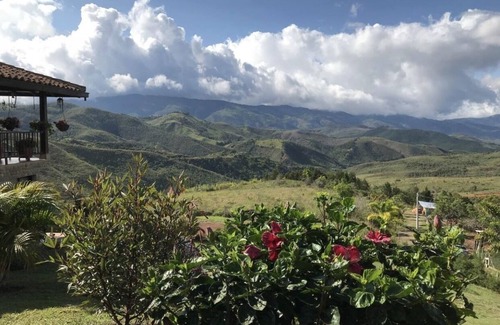 Dagua House | Relax in the clouds! Beautiful country home in the mountains of Colombia.