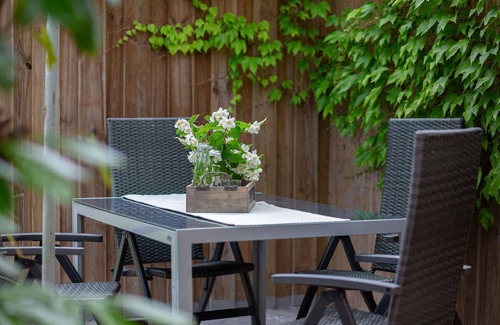 Puttgarden Apartment | Relax in the heart of Fehmarn: ideal for families and animal lovers!