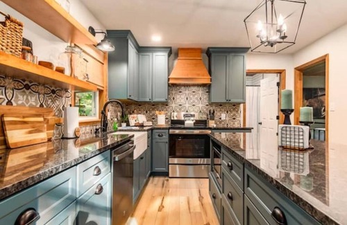 Keene Cabin | Relax in the hot tub w/a view of the River!