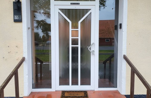 Neuborger House | Relax in the pool, whirlpool, sauna or wood-fired hot tub.