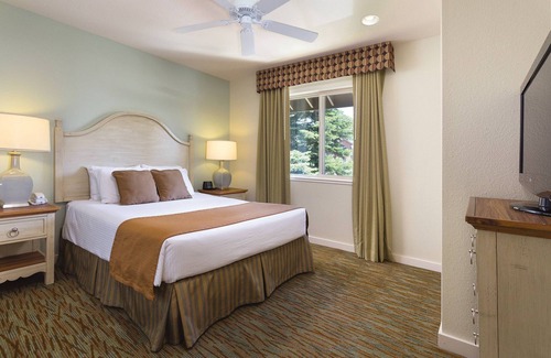 Round Hill Village Resort | Relax in the scenic beauty!