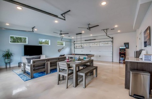 Canyon Lake House | Relax in this Hillside Home with Canyon Lake Views