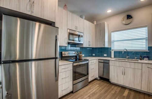 Canyon Lake House | Relax in this Hillside Home with Canyon Lake Views