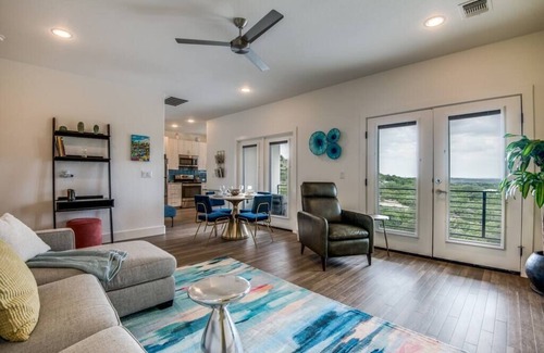 Canyon Lake House | Relax in this Hillside Home with Canyon Lake Views