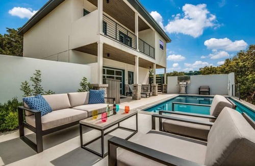 Canyon Lake House | Relax in this Hillside Home with Canyon Lake Views