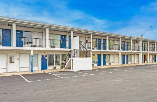 Summit Station Hotel | Relax Inn by OYO Columbus OH I 70