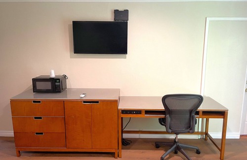 Mid-Wilshire Hotel | Relax Inn Motel