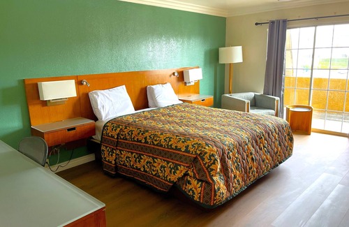 Mid-Wilshire Hotel | Relax Inn Motel