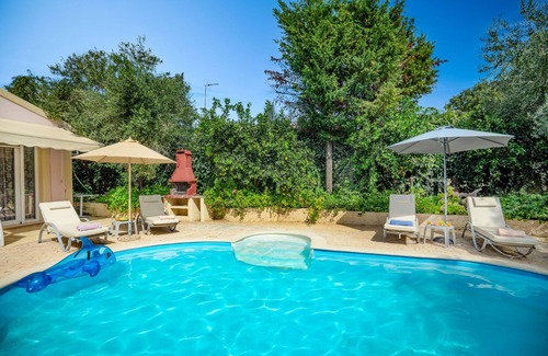 Dafnata Villa | Relax near Corfu’s finest beaches in this charming villa for up to 4 guests