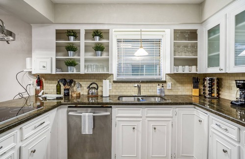 Greater Fondren Southwest House | Relax & Play in Style, Parkside Pool Table + Game Retreat