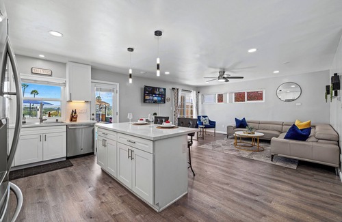 San Carlos House | Relax & Play-Pool, Spa, Views + Guest House!