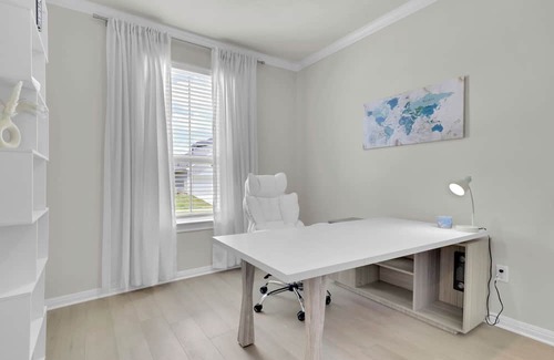 Buda House | Relax+Recharge/4BR Retreat w/Gym & Wine Nearby